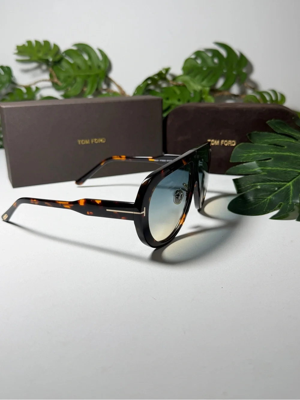 Tom Ford Tortoiseshell Aviator Sunglasses with Blue-to-Beige Gradient Lenses